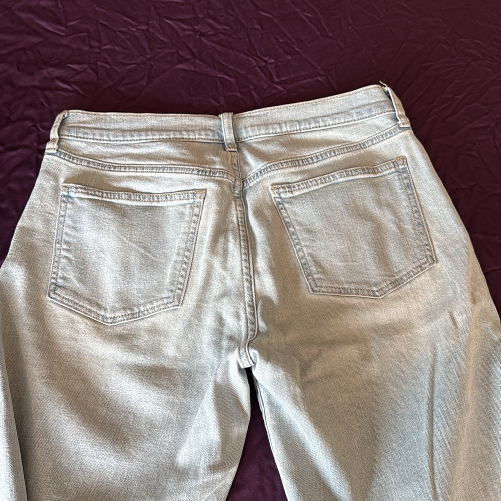 GAP Girlfriend Mid Rise Raw Hem Jeans Light Wash 29/8R - Picture 6 of 8